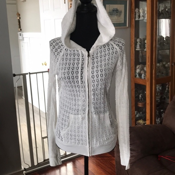 Sweaters - Picture 1 of 4